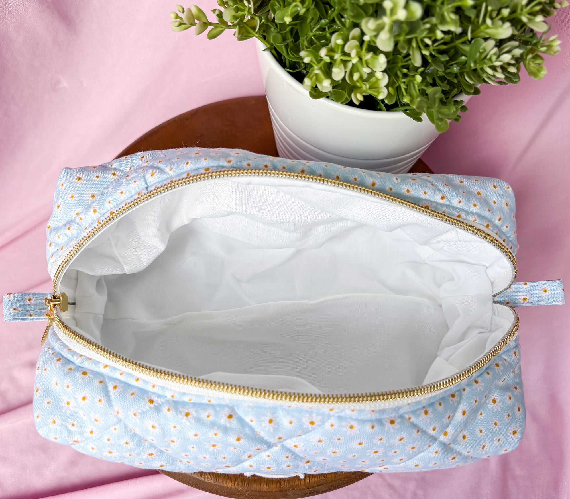 Daisies in the Sky Quilted Boxy Pouch with Zipper