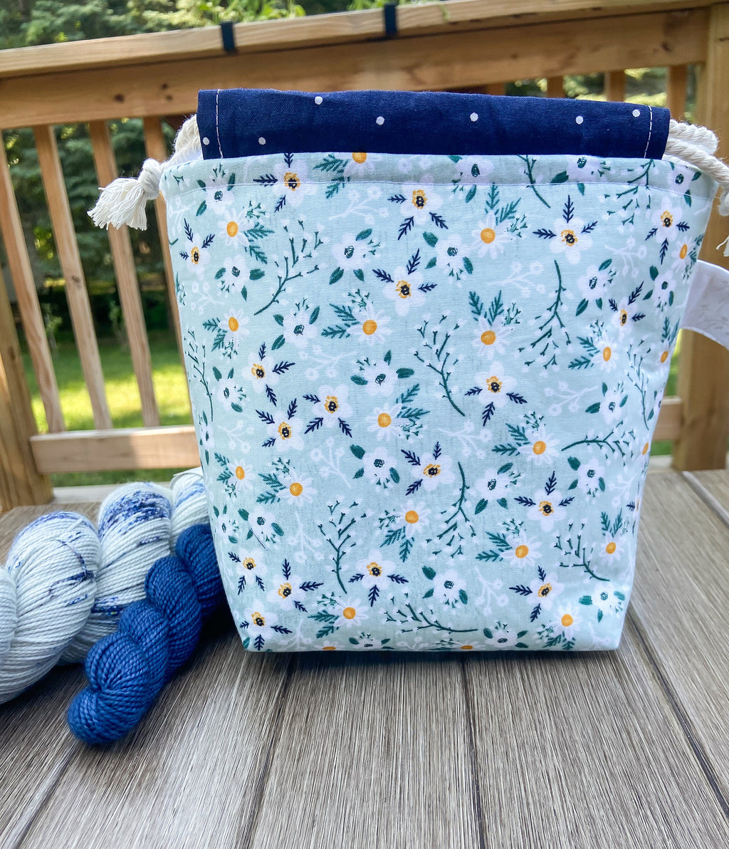 Penelope’s New Look Drawstring Project Bag with Pocket