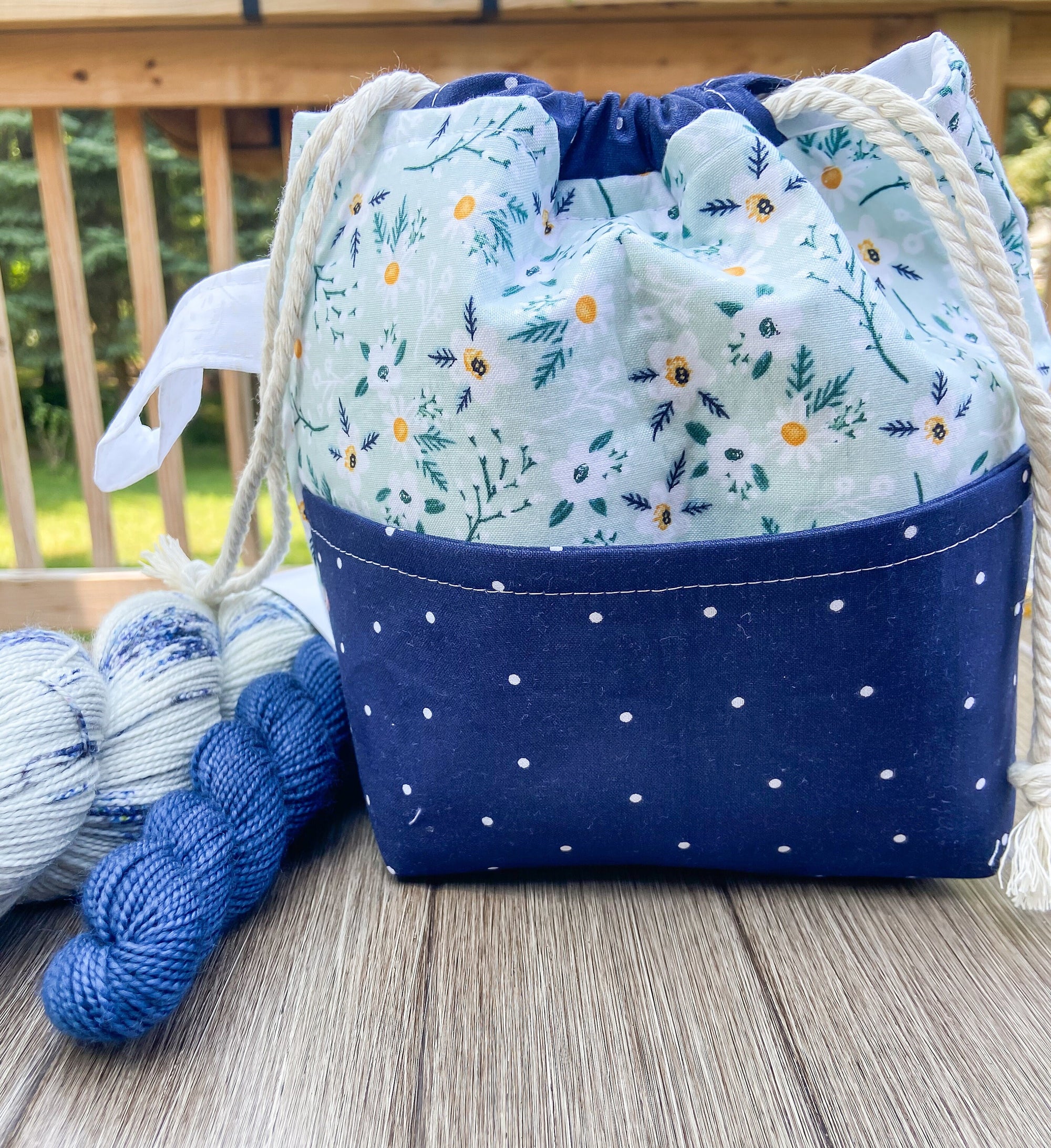 Penelope’s New Look Drawstring Project Bag with Pocket