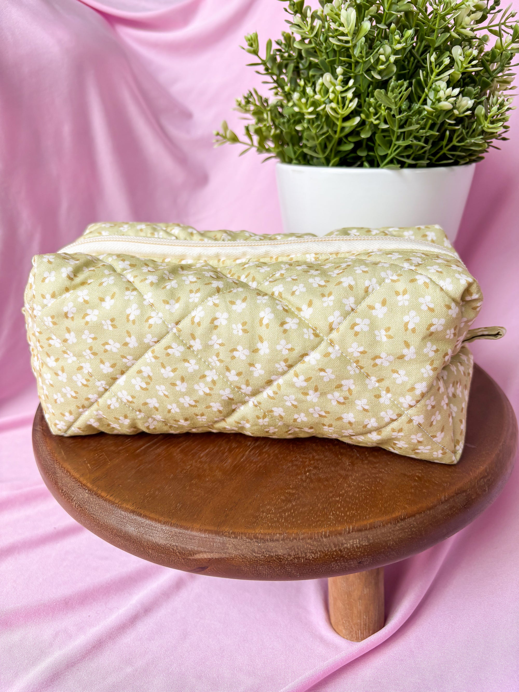 Green Florals Quilted Boxy Pouch with Zipper