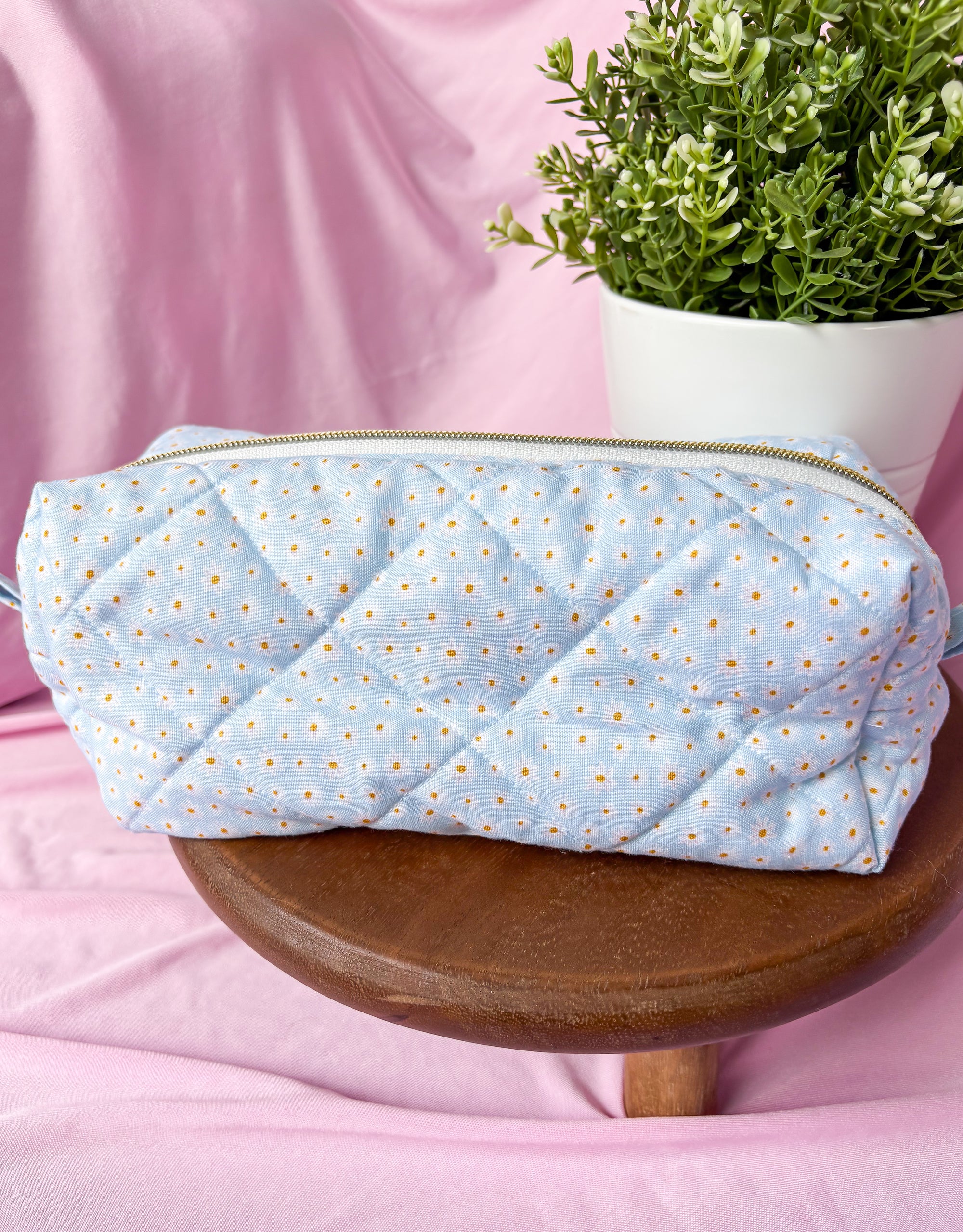 Daisies in the Sky Quilted Boxy Pouch with Zipper