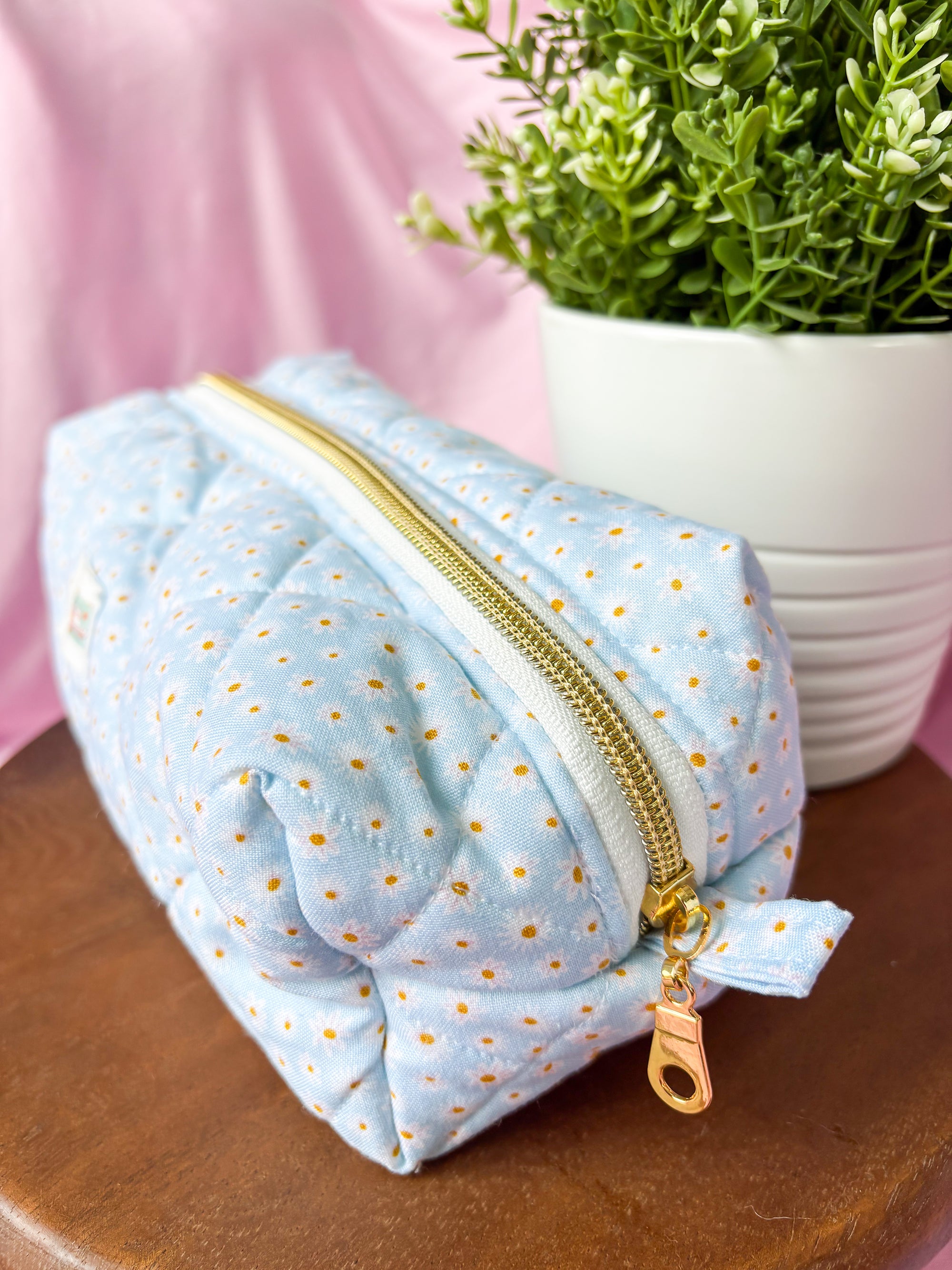Daisies in the Sky Quilted Boxy Pouch with Zipper