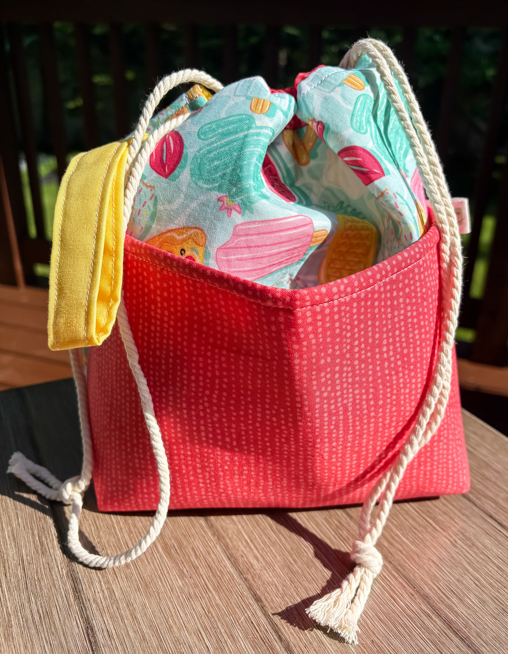 Floatin’ Medium Drawstring Project Bag with Pocket