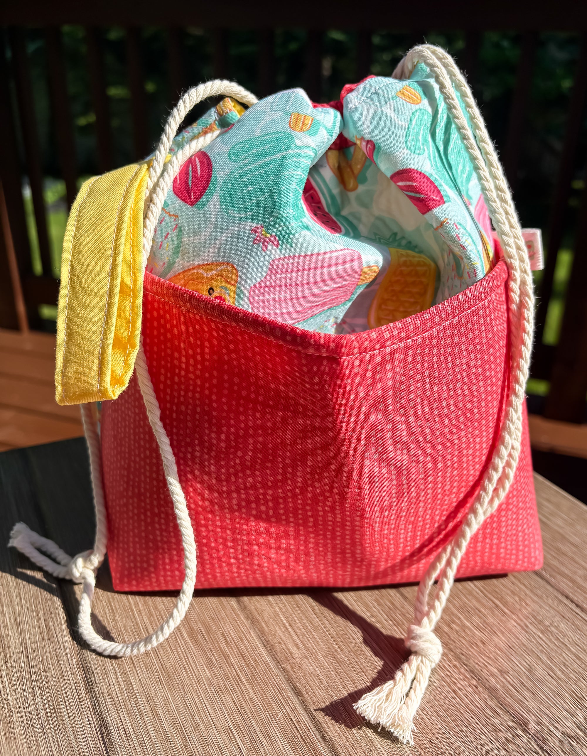 Floatin’ Medium Drawstring Project Bag with Pocket