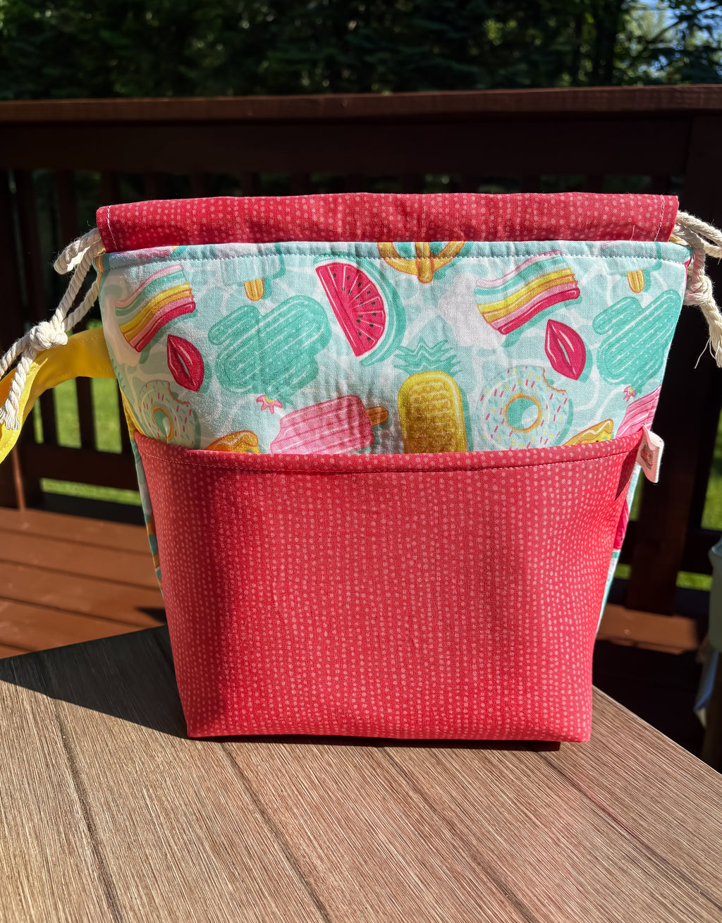 Floatin’ Medium Drawstring Project Bag with Pocket