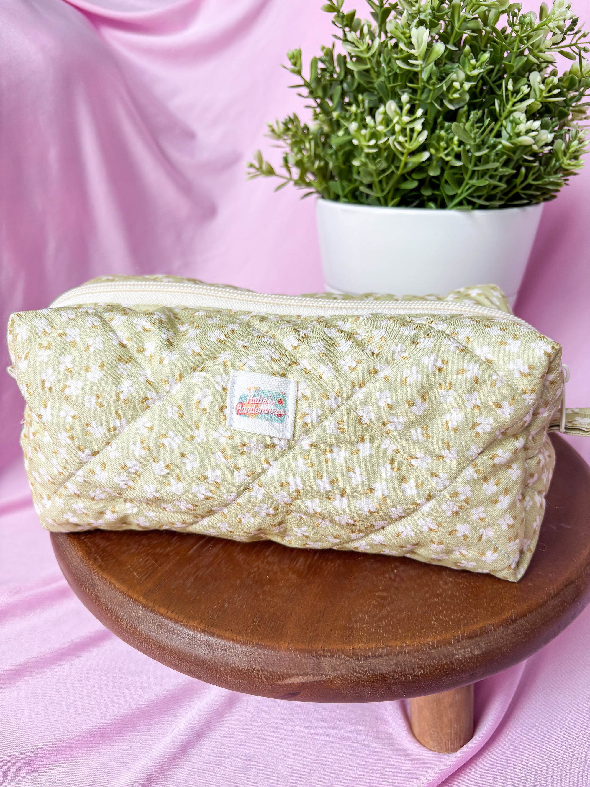 Green Florals Quilted Boxy Pouch with Zipper