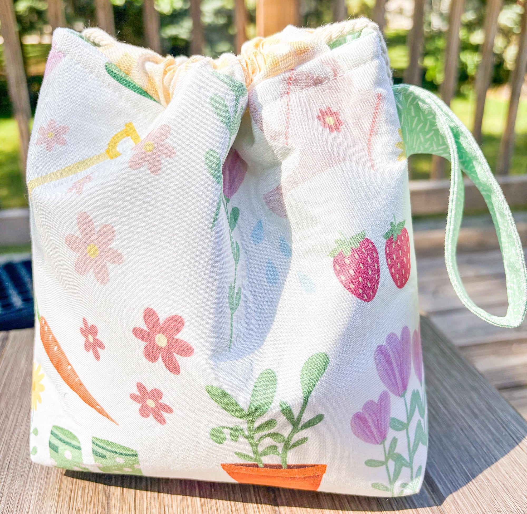 In the Garden Project Bag with Pocket and Drawstring for Knitting and Crochet