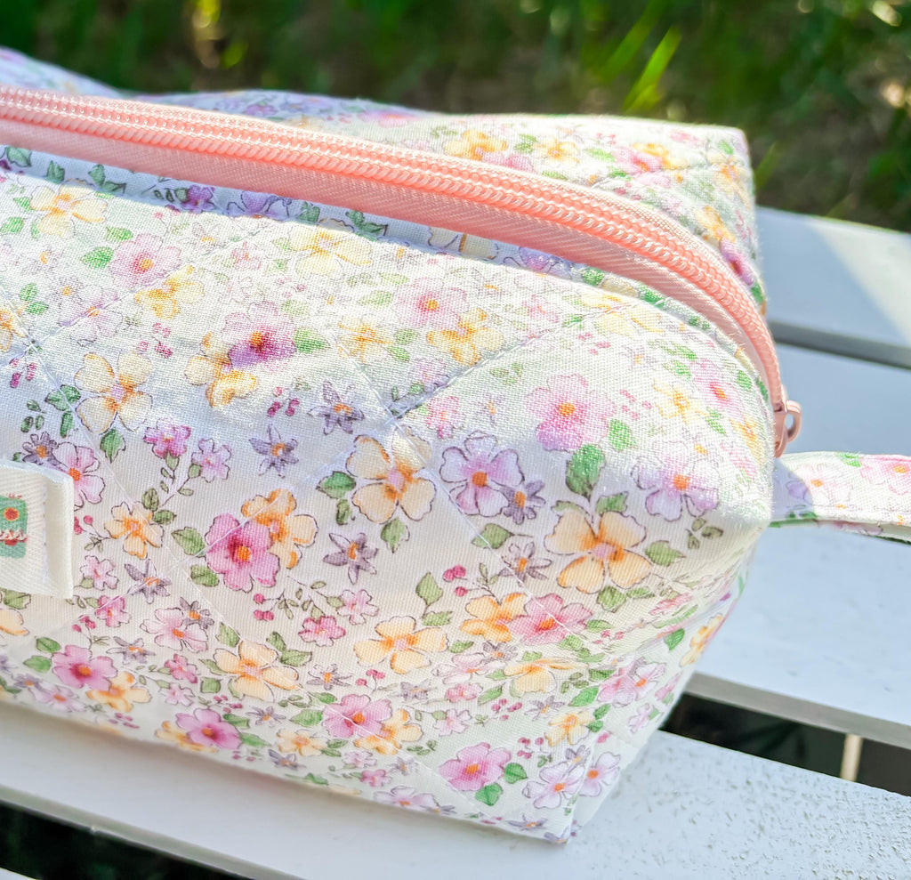 Green Meadow Quilted Boxy Pouch with Zipper