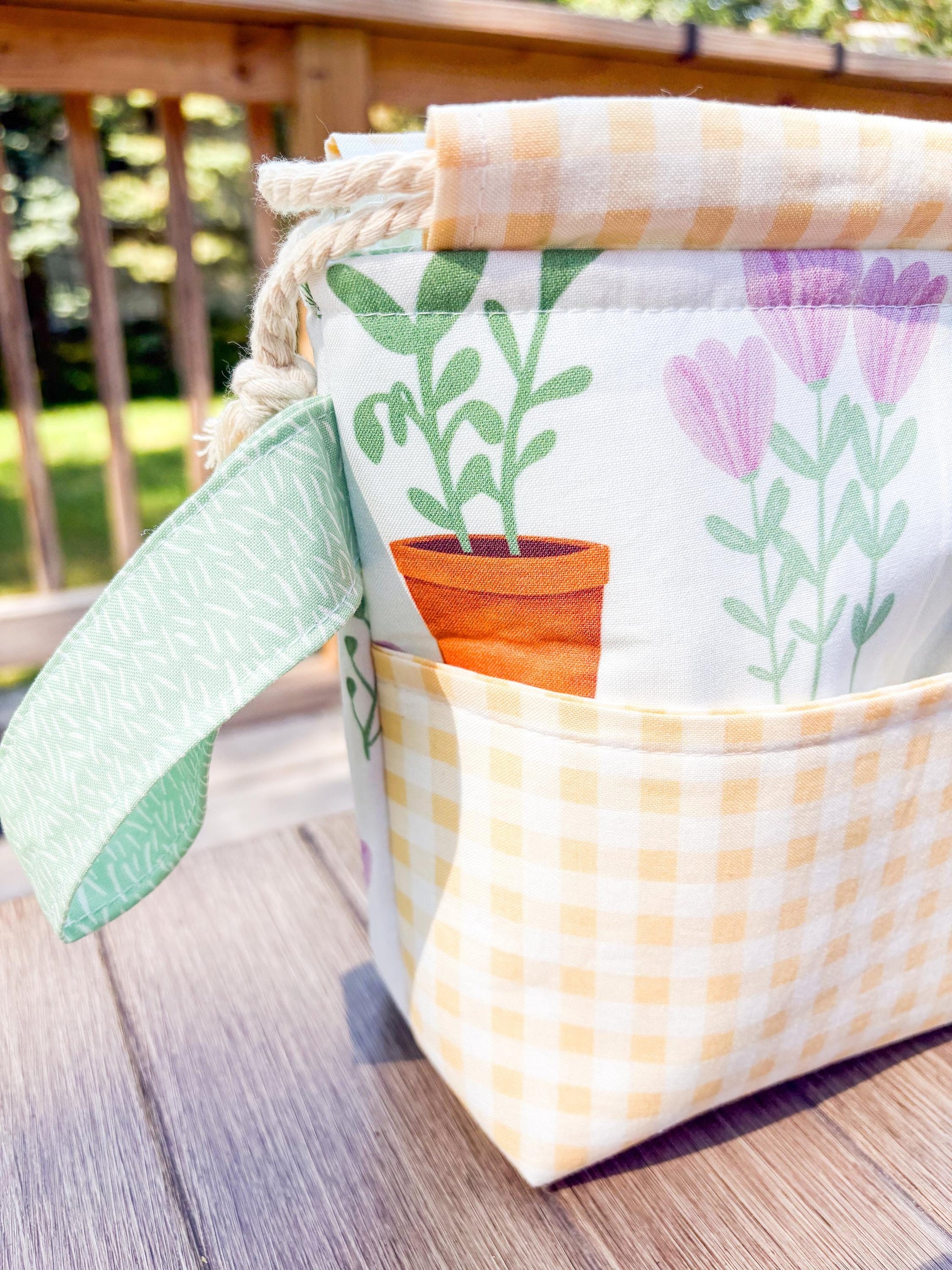 In the Garden Project Bag with Pocket and Drawstring for Knitting and Crochet